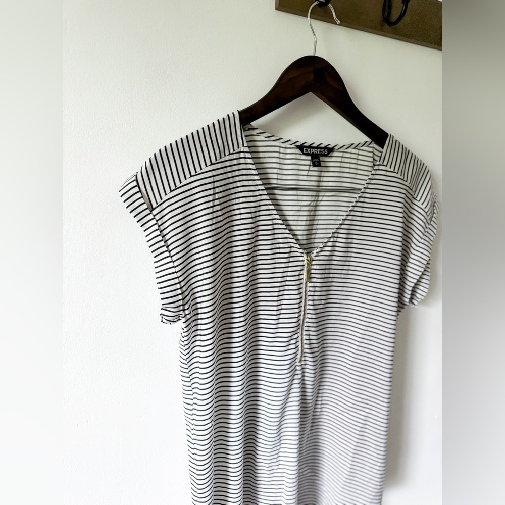 Express Striped Button Up Top - Picture 3 of 4